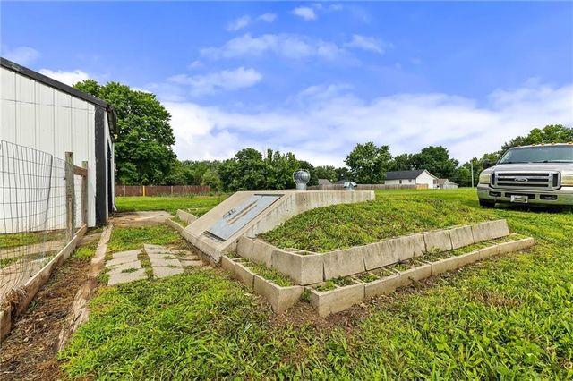814 E North Main Street, Richmond, MO 64085
