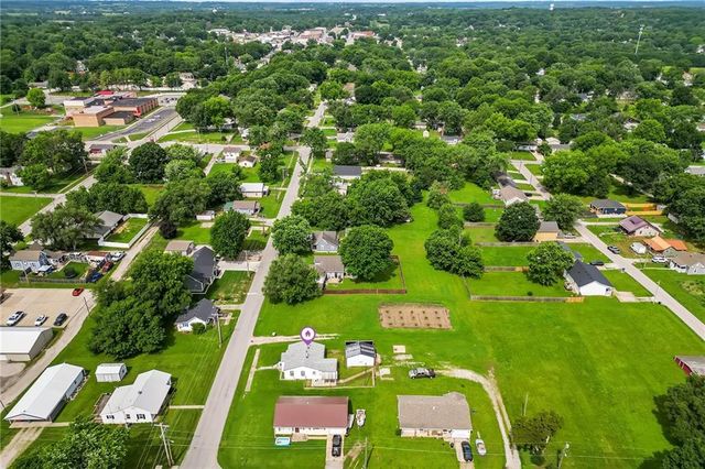 814 E North Main Street, Richmond, MO 64085