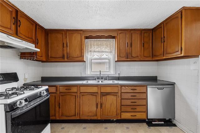 814 E North Main Street, Richmond, MO 64085