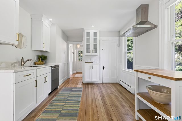 28 Watch Hill Avenue, Stonington, CT 06378