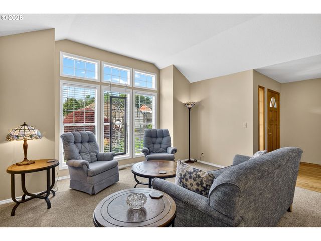 671 Ne MARYANN Ct, Hillsboro, OR 97124