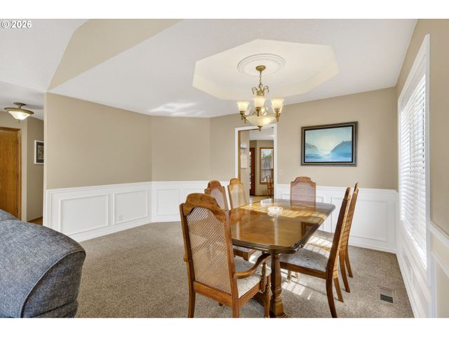 671 Ne MARYANN Ct, Hillsboro, OR 97124