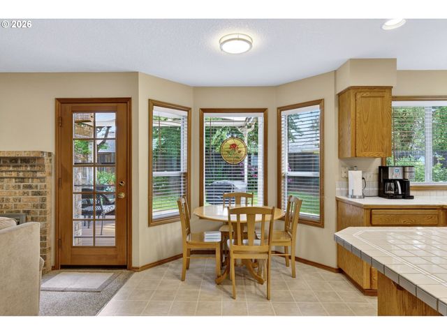 671 Ne MARYANN Ct, Hillsboro, OR 97124