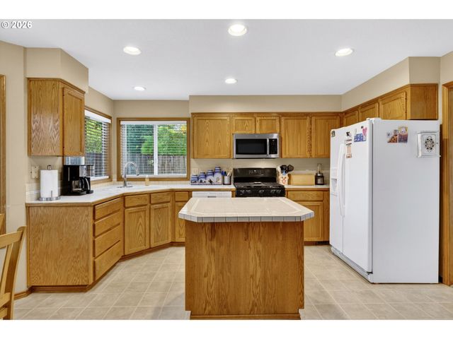 671 Ne MARYANN Ct, Hillsboro, OR 97124