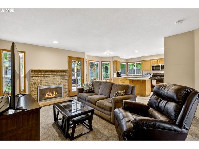671 Ne MARYANN Ct, Hillsboro, OR 97124