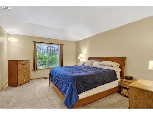 671 Ne MARYANN Ct, Hillsboro, OR 97124