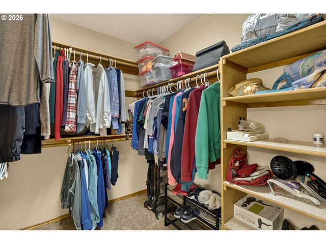 671 Ne MARYANN Ct, Hillsboro, OR 97124
