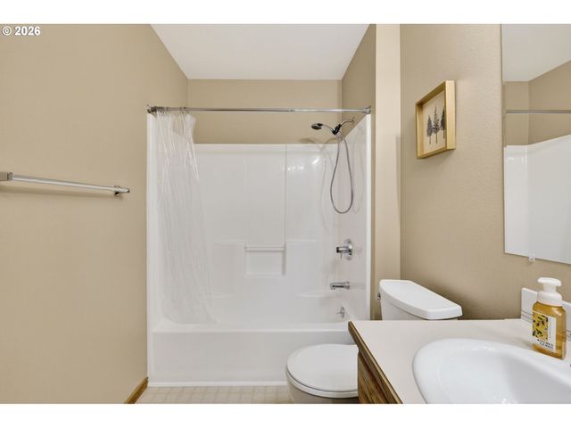 671 Ne MARYANN Ct, Hillsboro, OR 97124