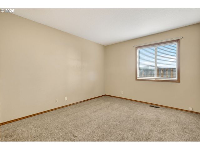 671 Ne MARYANN Ct, Hillsboro, OR 97124