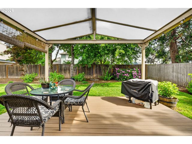 671 Ne MARYANN Ct, Hillsboro, OR 97124