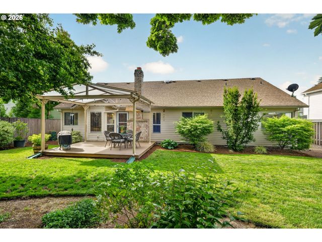 671 Ne MARYANN Ct, Hillsboro, OR 97124