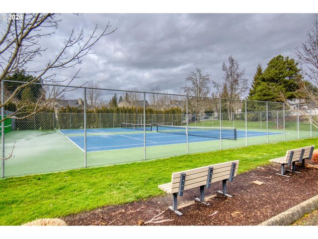 671 Ne MARYANN Ct, Hillsboro, OR 97124