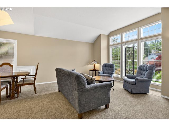 671 Ne MARYANN Ct, Hillsboro, OR 97124