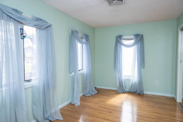 84 Ridge Rd 84, Revere, MA 02151