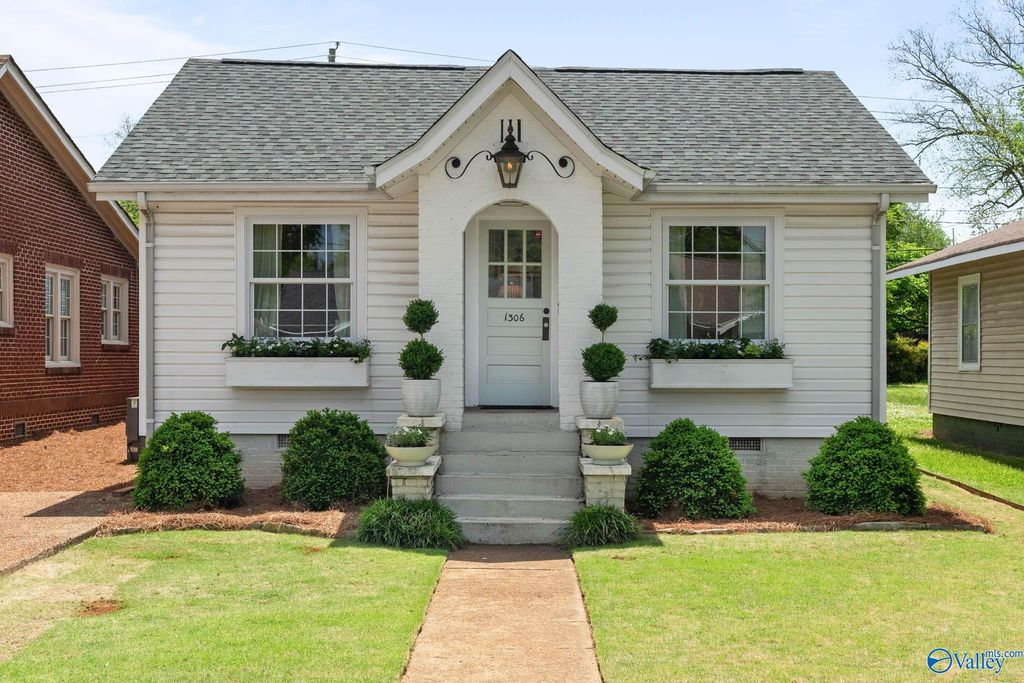 1306 Clinton Avenue E, Huntsville, AL 35801