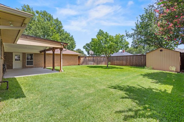 1610 Steenson Drive, Carrollton, TX 75007