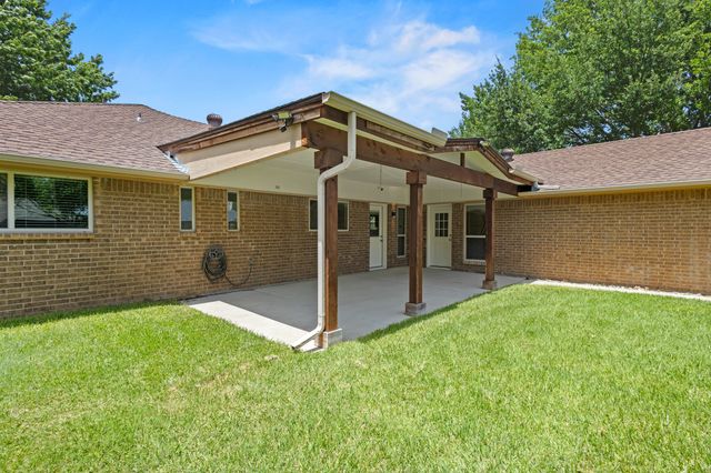 1610 Steenson Drive, Carrollton, TX 75007