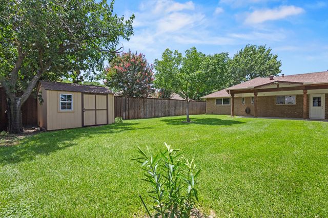 1610 Steenson Drive, Carrollton, TX 75007