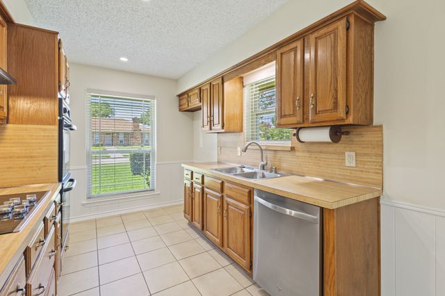1610 Steenson Drive, Carrollton, TX 75007