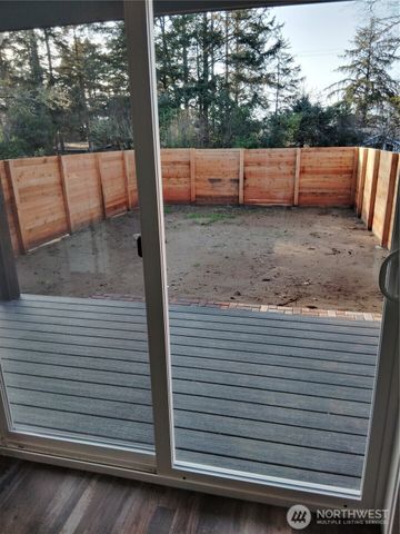 659 -B Sunset Avenue NE, Ocean Shores, WA 98569