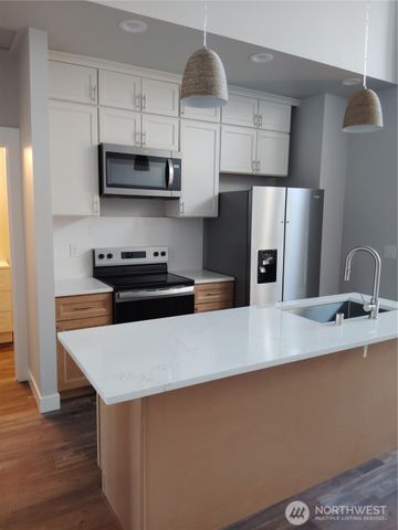 659 -B Sunset Avenue NE, Ocean Shores, WA 98569