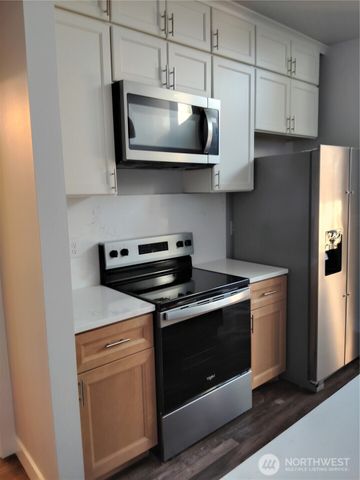 659 -B Sunset Avenue NE, Ocean Shores, WA 98569