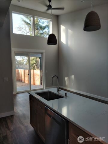 659 -B Sunset Avenue NE, Ocean Shores, WA 98569