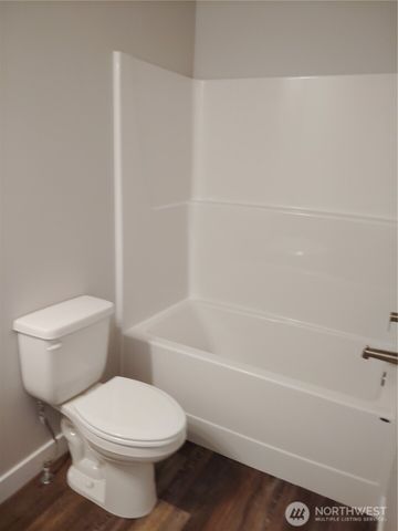 659 -B Sunset Avenue NE, Ocean Shores, WA 98569