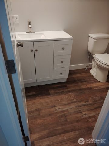 659 -B Sunset Avenue NE, Ocean Shores, WA 98569