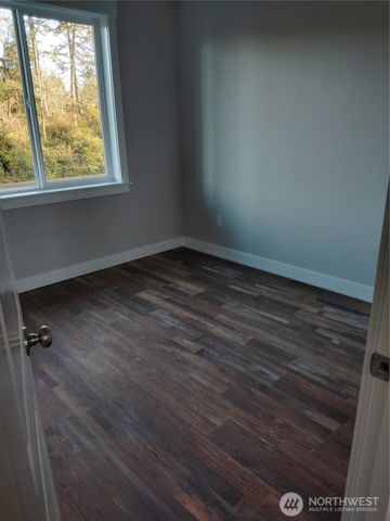 659 -B Sunset Avenue NE, Ocean Shores, WA 98569