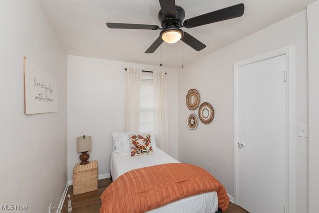 8018 Pinegrove Avenue, Parma, OH 44129