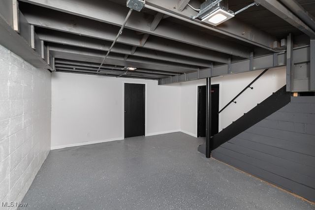 8018 Pinegrove Avenue, Parma, OH 44129