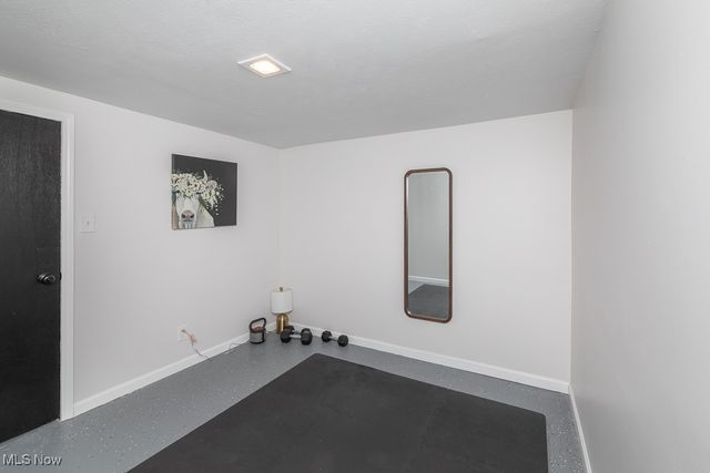 8018 Pinegrove Avenue, Parma, OH 44129