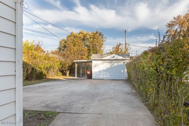 8018 Pinegrove Avenue, Parma, OH 44129