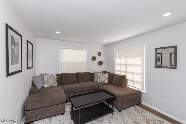 8018 Pinegrove Avenue, Parma, OH 44129