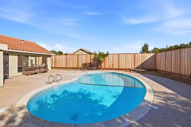 280 Crestview Drive, Watsonville, CA 95076