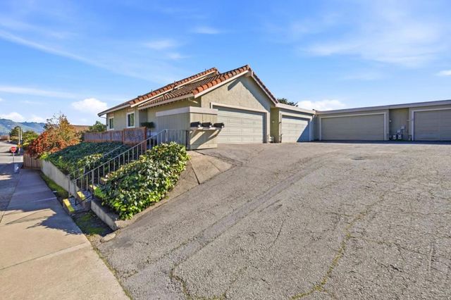 280 Crestview Drive, Watsonville, CA 95076
