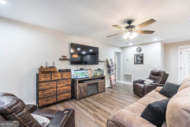 61 Airport Subdivision Road, Hawkinsville, GA 31036