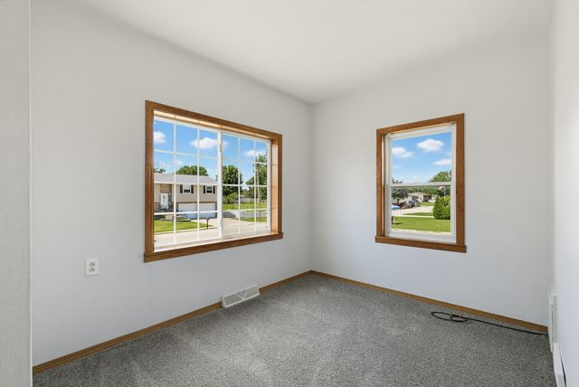 614 6TH Street, Colona, IL 61241