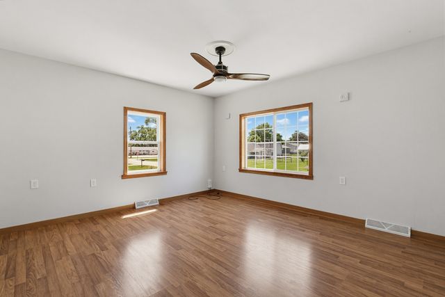 614 6TH Street, Colona, IL 61241