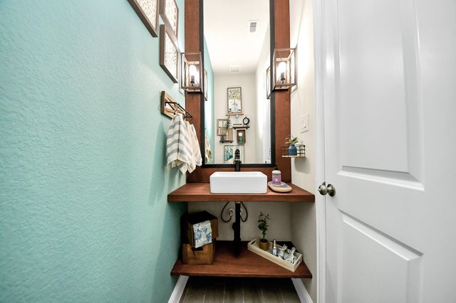 2215 Keystone Ridge Lane, Richmond, TX 77469