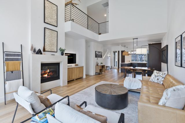 1281 Highland View Loop, Redmond, OR 97756