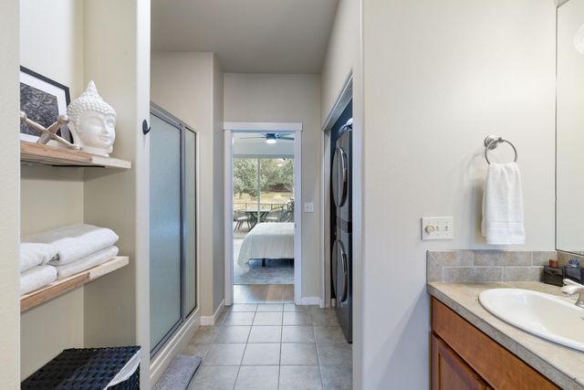 1281 Highland View Loop, Redmond, OR 97756