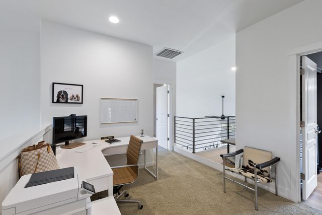 1281 Highland View Loop, Redmond, OR 97756