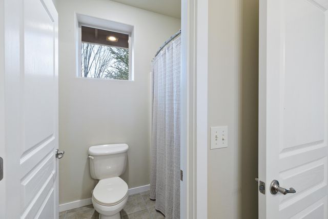 1281 Highland View Loop, Redmond, OR 97756