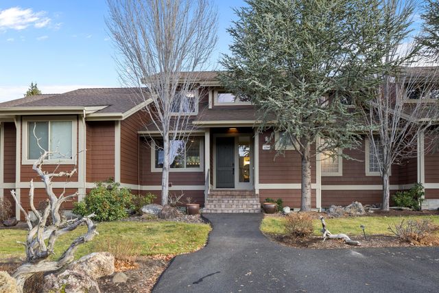 1281 Highland View Loop, Redmond, OR 97756