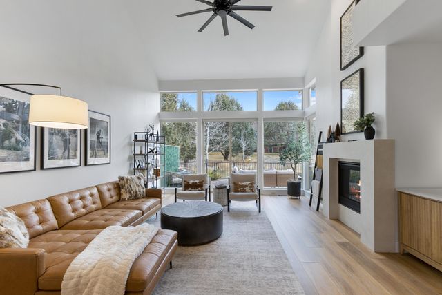 1281 Highland View Loop, Redmond, OR 97756