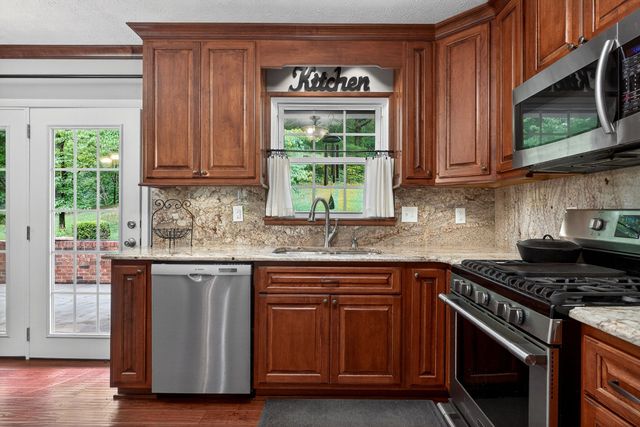 1250 Charles St, Cookeville, TN 38506