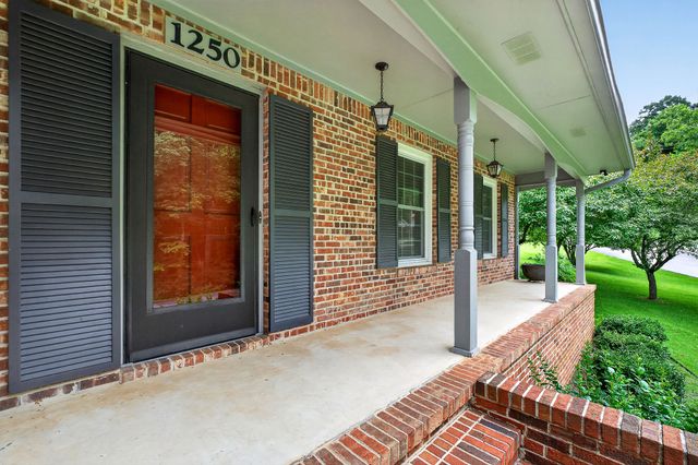 1250 Charles St, Cookeville, TN 38506