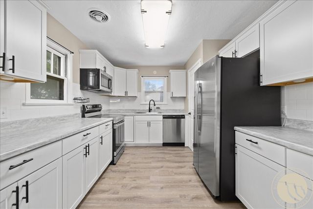 12 Macarthur Avenue, Billings, MT 59101